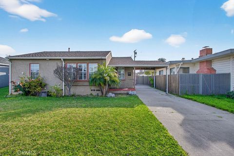 Photo of 2430 San Francisco Avenue, Long Beach, CA 90806 (MLS # PW26068629)