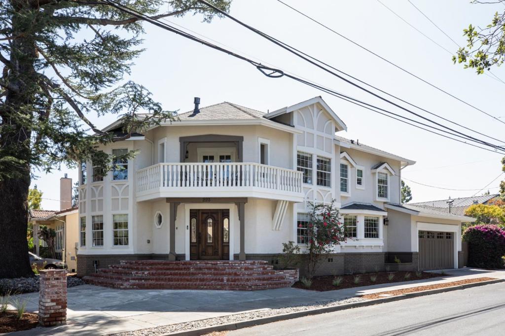 223 Oakdale Street
