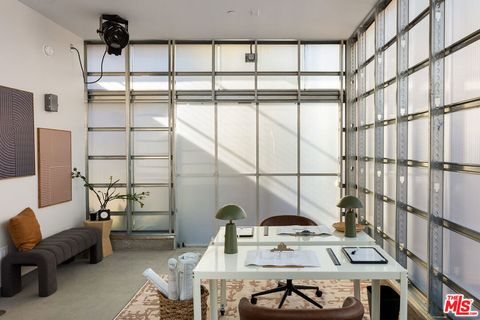 Tiny photo for 161 N Garden Street, Ventura, CA 93001 (MLS # 25629449)