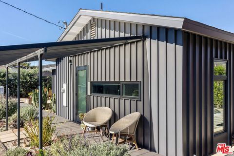 Tiny photo for 161 N Garden Street, Ventura, CA 93001 (MLS # 25629449)