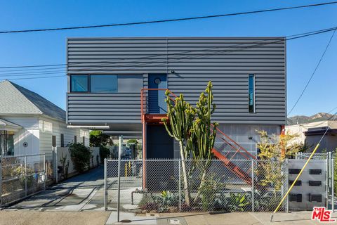 Tiny photo for 161 N Garden Street, Ventura, CA 93001 (MLS # 25629449)