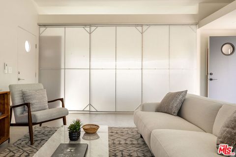 Tiny photo for 161 N Garden Street, Ventura, CA 93001 (MLS # 25629449)