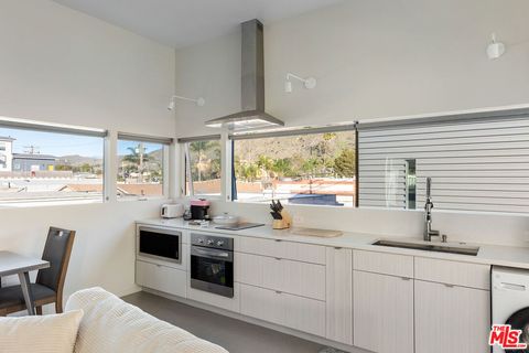 Tiny photo for 161 N Garden Street, Ventura, CA 93001 (MLS # 25629449)