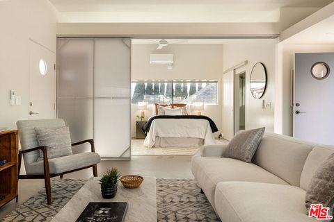 Tiny photo for 161 N Garden Street, Ventura, CA 93001 (MLS # 25629449)