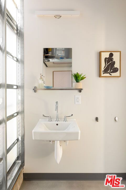 Tiny photo for 161 N Garden Street, Ventura, CA 93001 (MLS # 25629449)