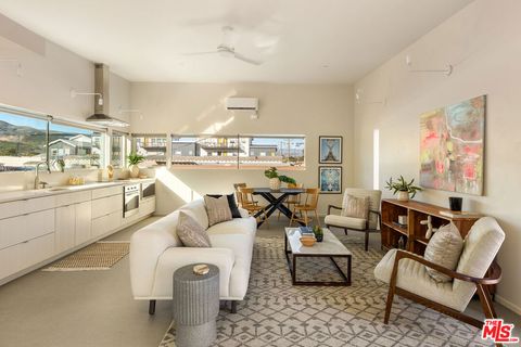 Tiny photo for 161 N Garden Street, Ventura, CA 93001 (MLS # 25629449)