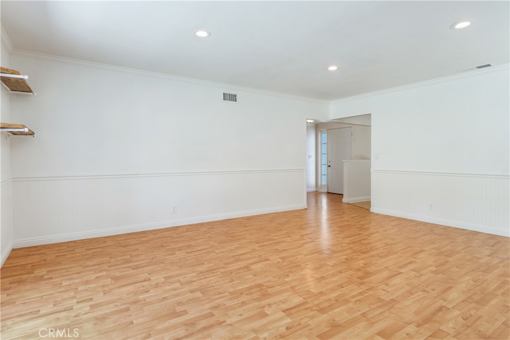 832 N Pershore Avenue