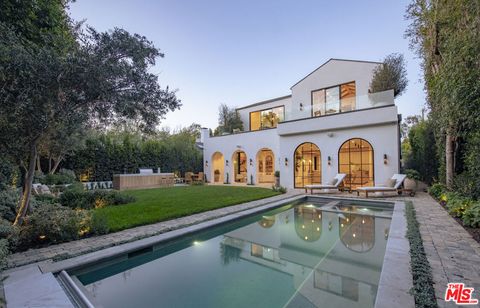 11916 Saltair Terrace Los Angeles CA 90049