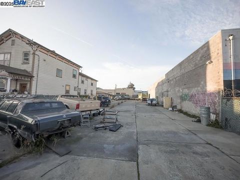 Photo of 1041 1041 7Th Ave Ave, Oakland, CA 94607 (MLS # 41119255)