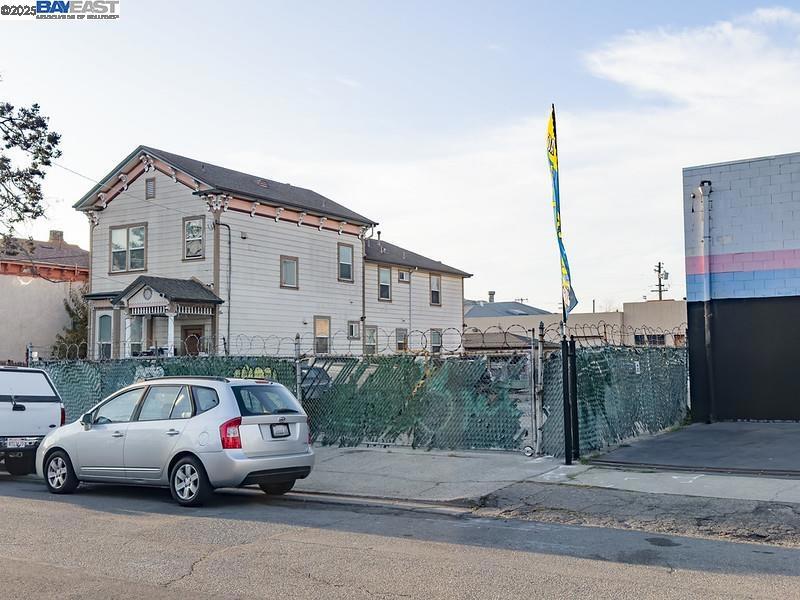 1041 7Th Ave