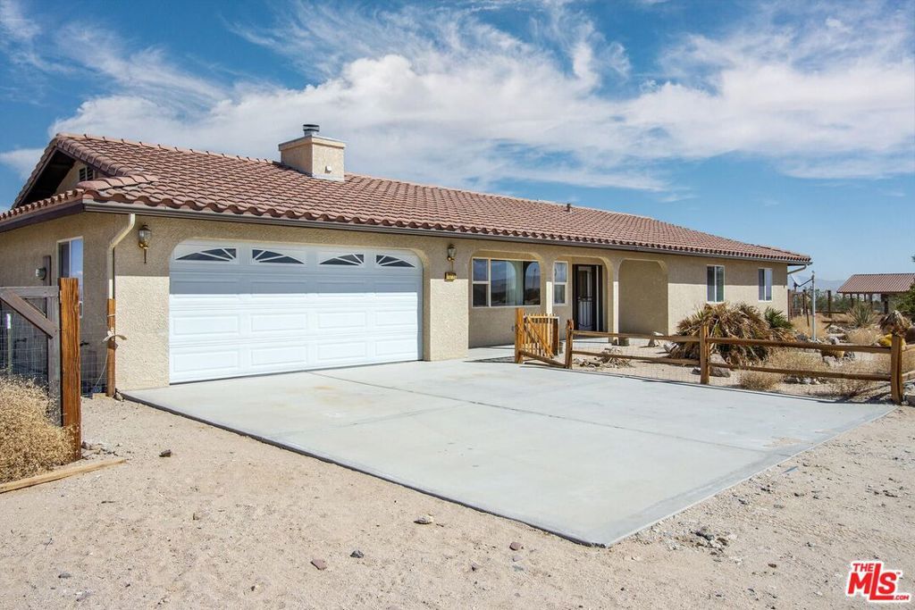 Photo of 72772 Nandina Street, Twentynine Palms, CA 92277 (MLS # 26752085)