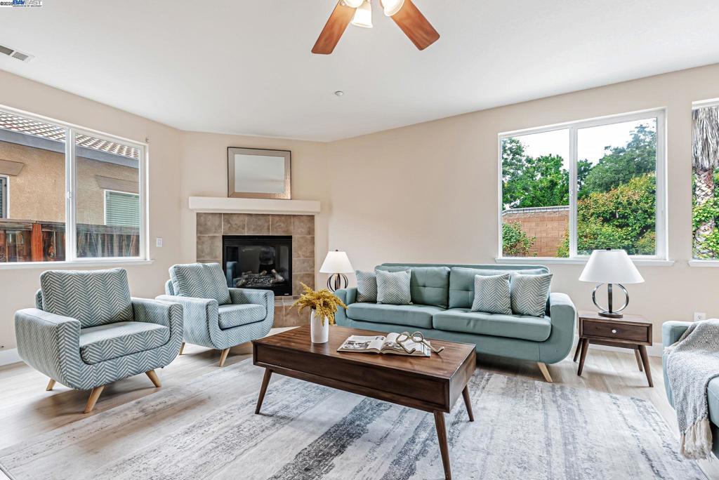 BRENTWOOD - Residential