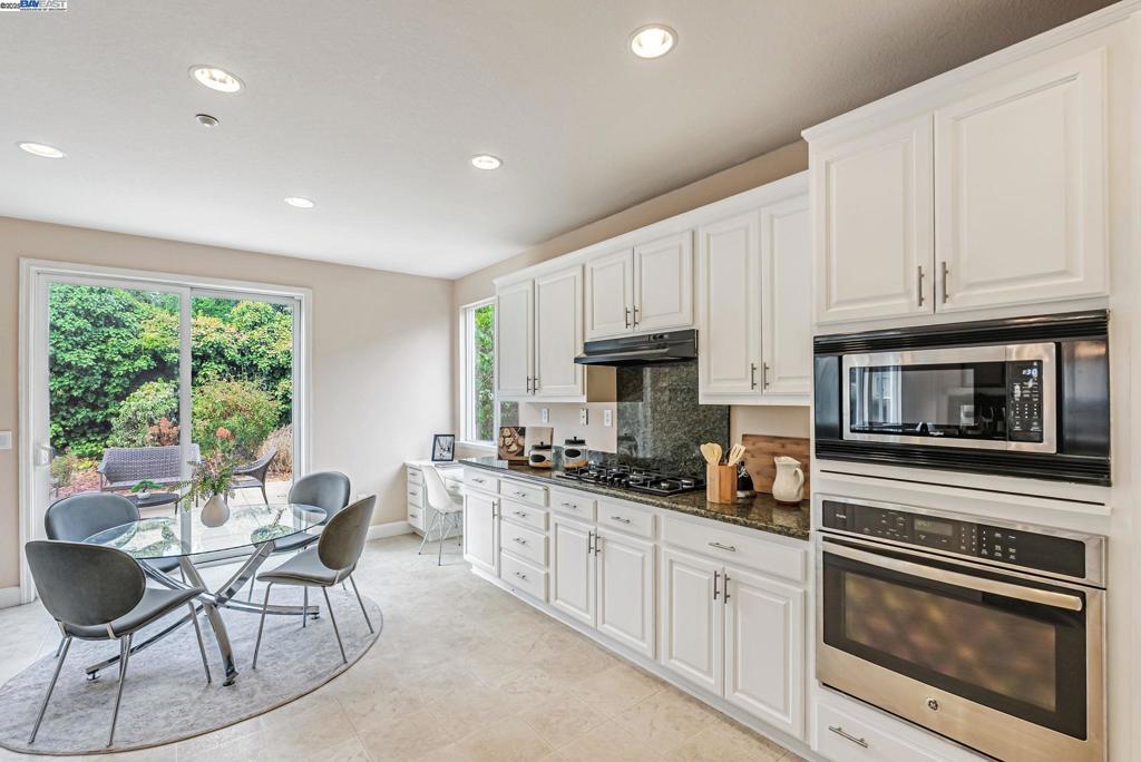 BRENTWOOD - Residential
