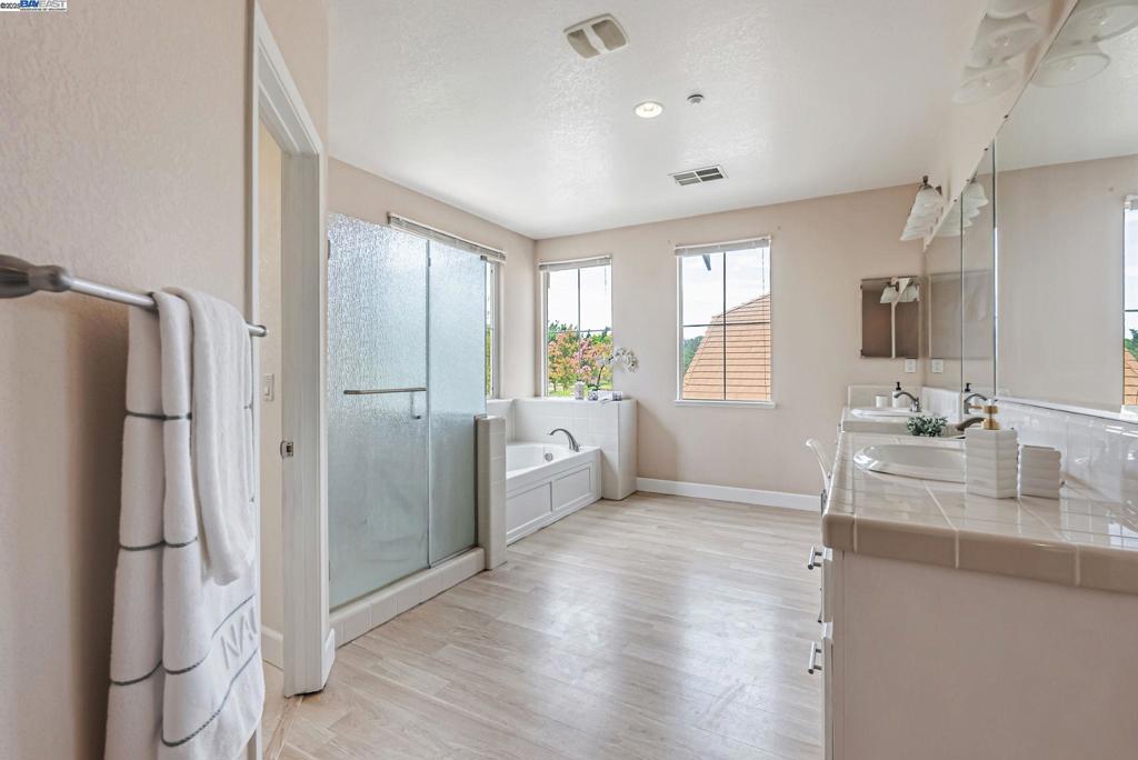 BRENTWOOD - Residential