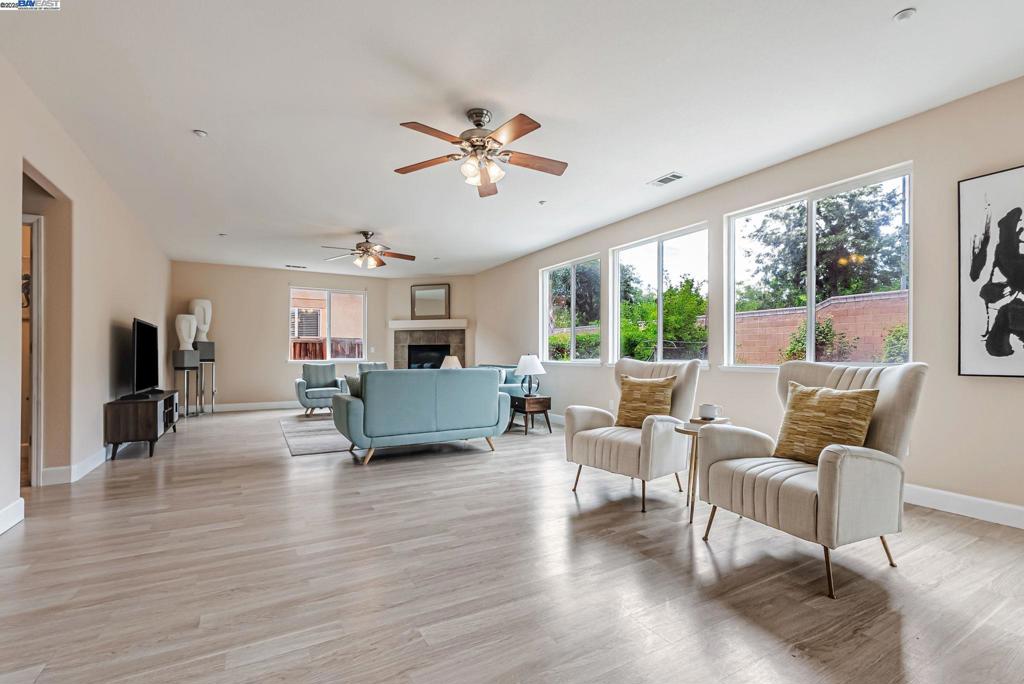 BRENTWOOD - Residential