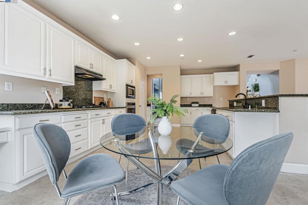 BRENTWOOD - Residential