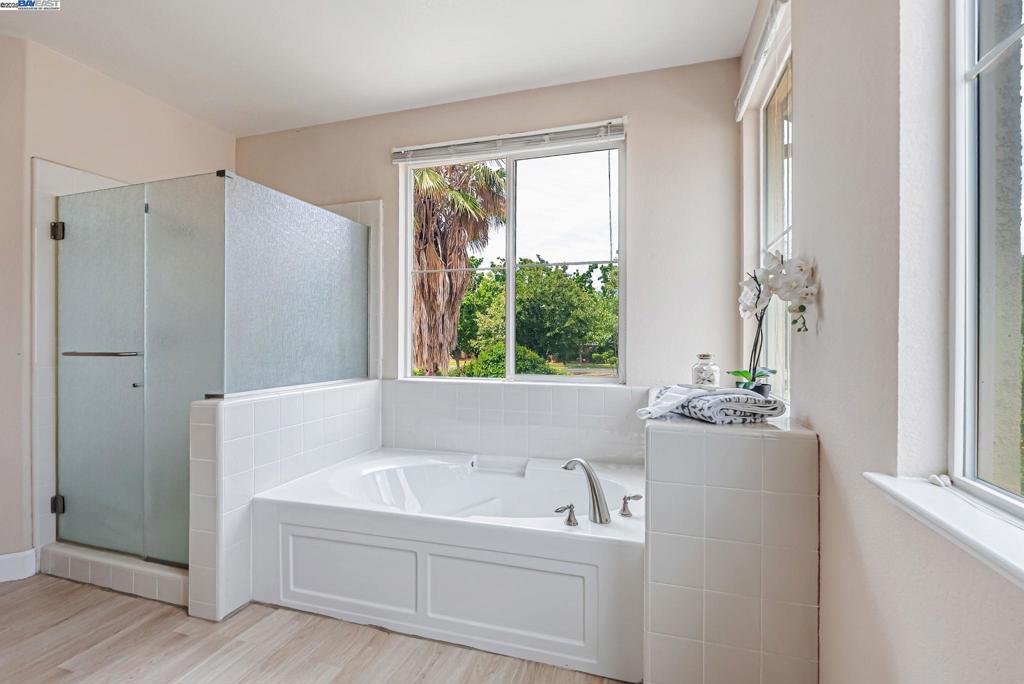 BRENTWOOD - Residential