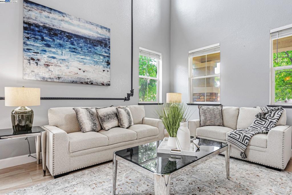 BRENTWOOD - Residential