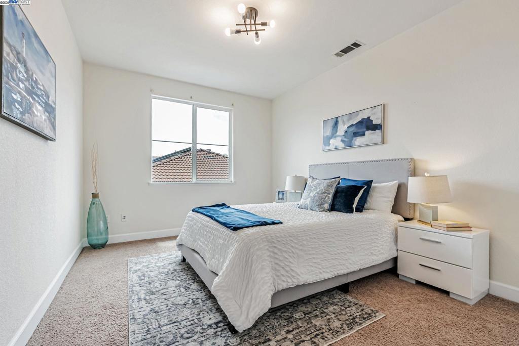 BRENTWOOD - Residential