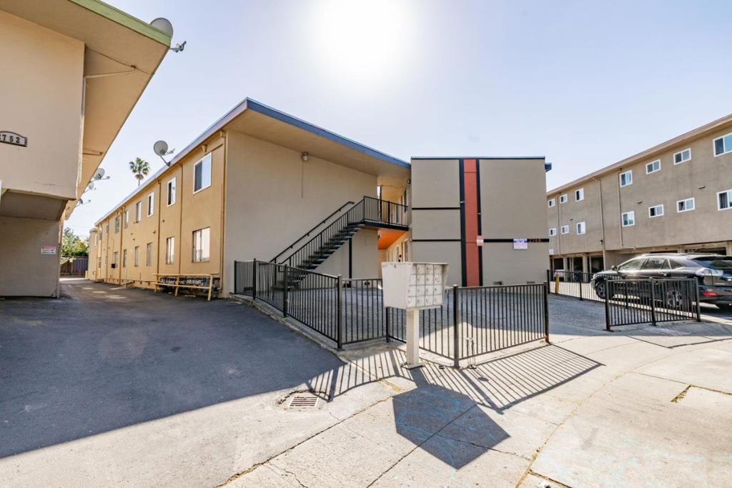 2748 Kollmar Drive
