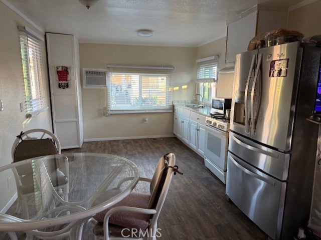 22111 Newport