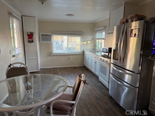 22111 Newport