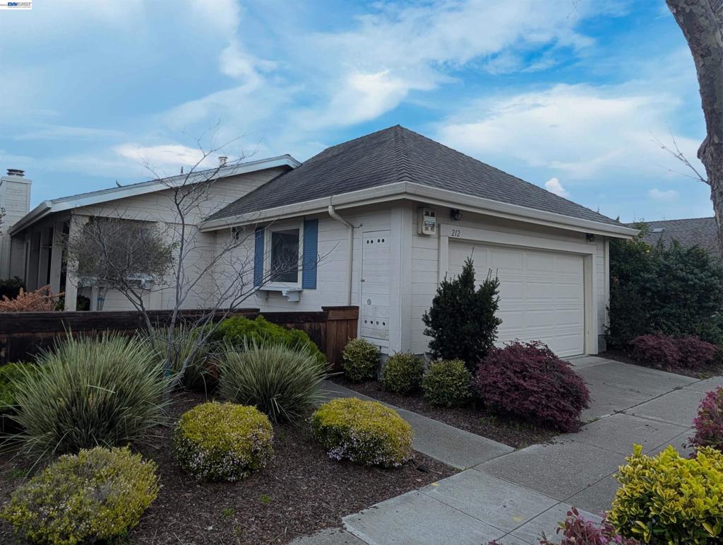 212 Puddingstone Rd