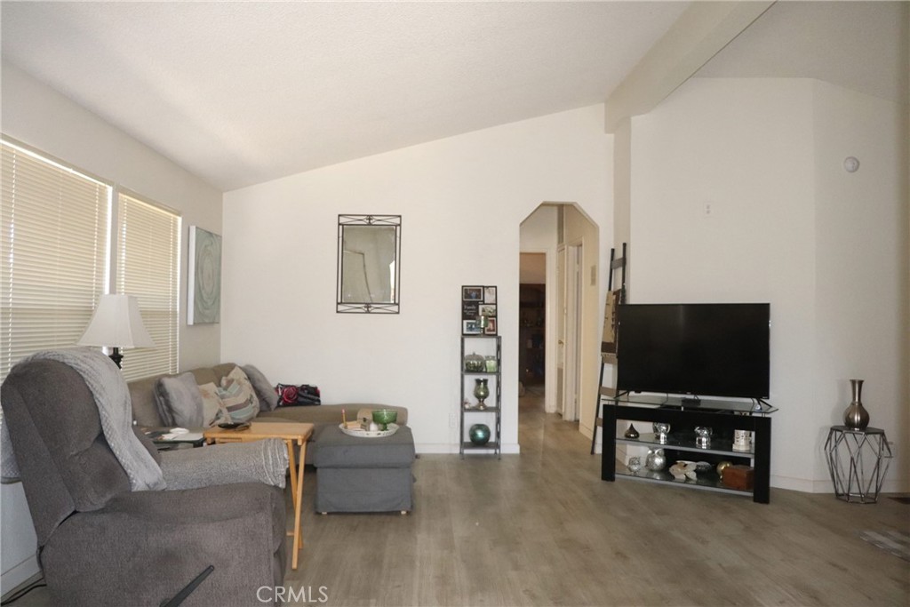 1250 N Kirby