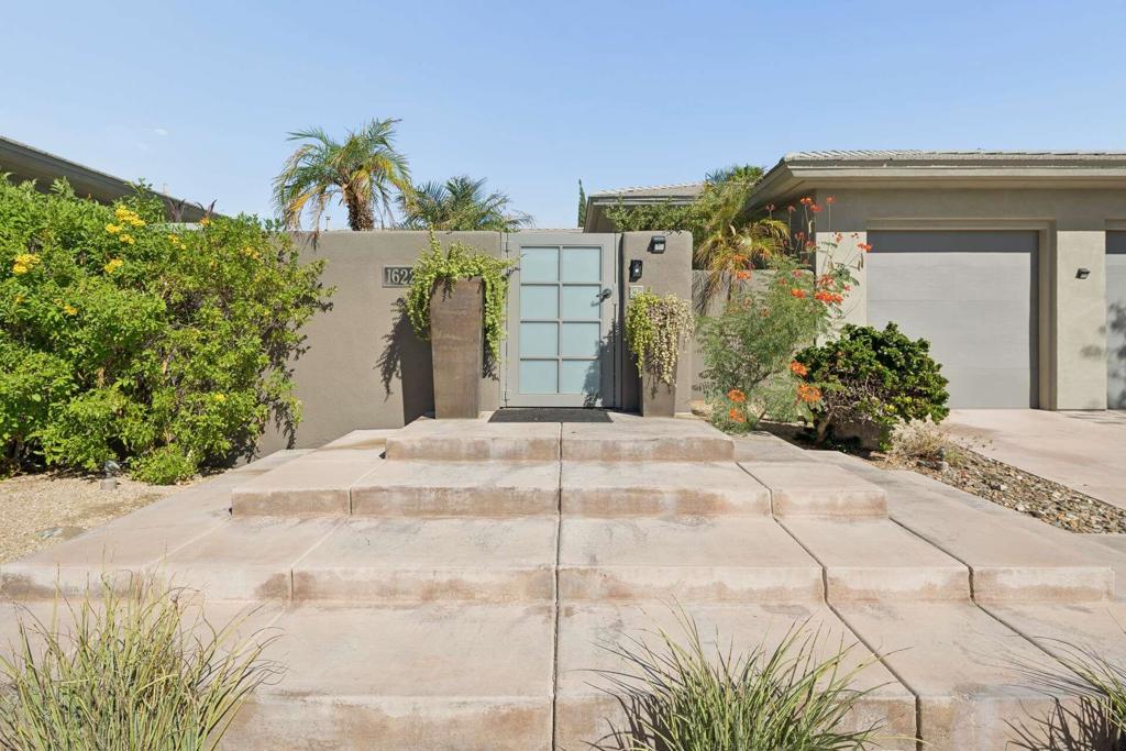 1622 Julia Court