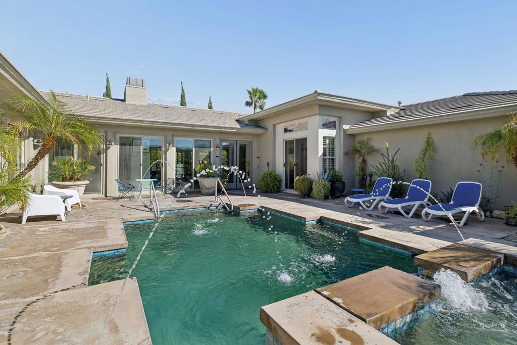 1622 Julia Court