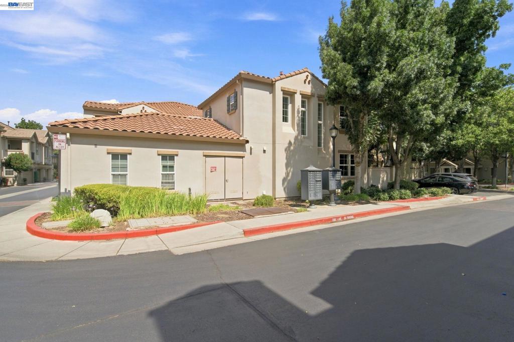 44 S Alonsa Ln
