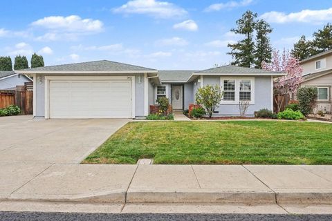 Photo of 503 503 Nottingham Drive Dr, Brentwood, CA 94513 (MLS # 41123916)