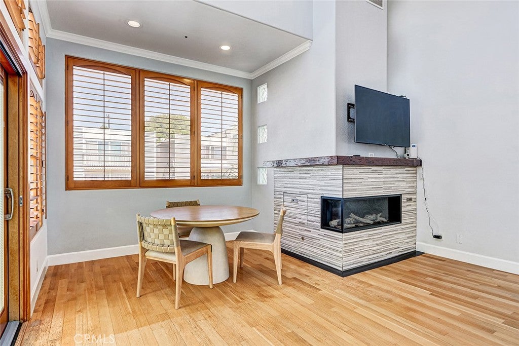 716 Manhattan Beach Boulevard