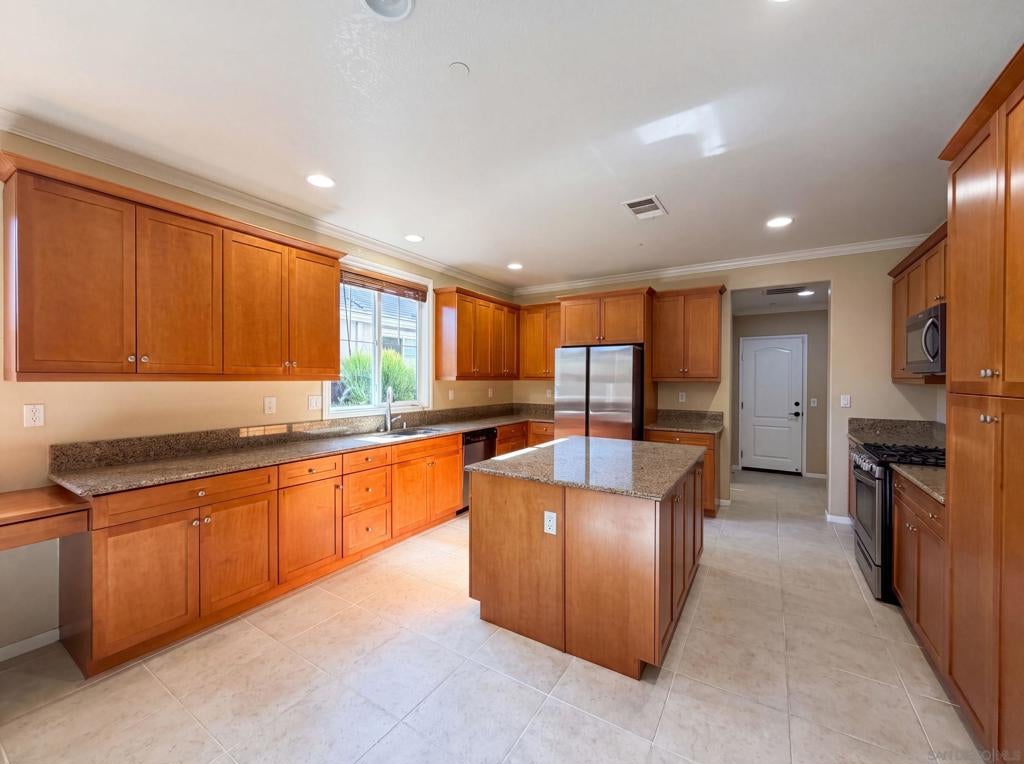 2954 Rangpur CT, Escondido CA 92027