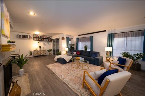 Photo of 8744 Burnet Ave #7, North Hills, CA 91343 (MLS # SR26126387)