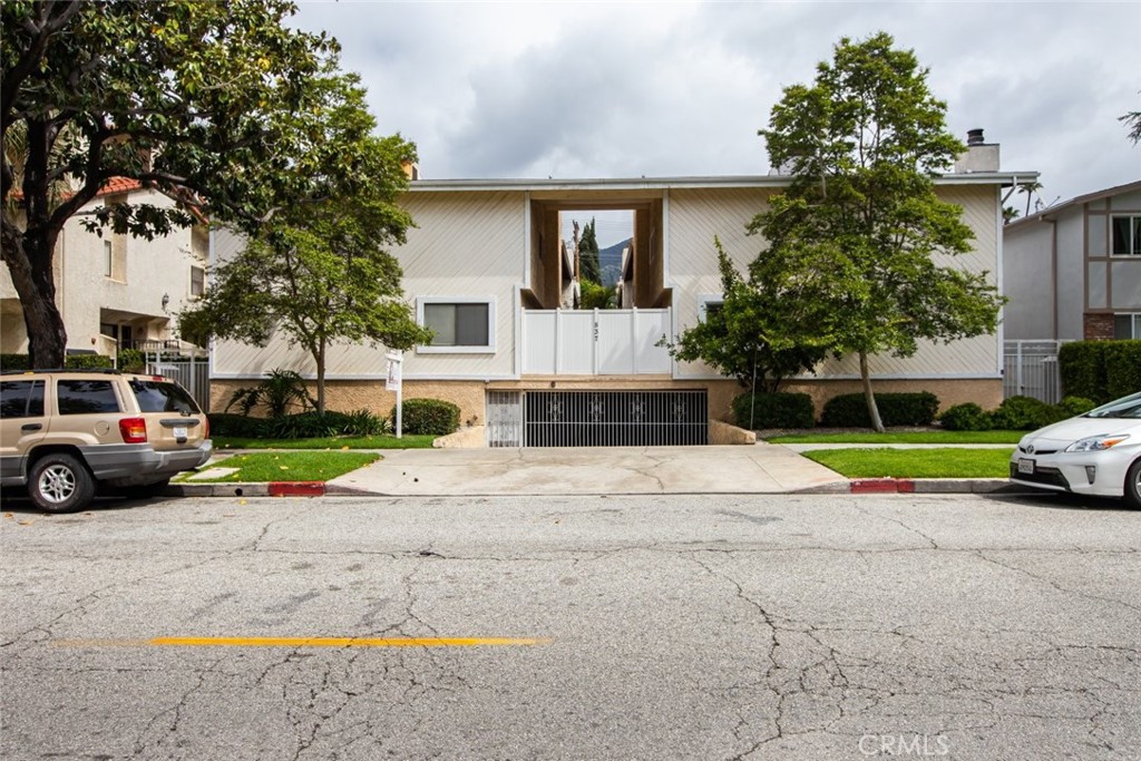 Welcome to 537 W Stocker Street, a beautifully maintained two-story townhome in the heart of Glendale, offering 2 bedrooms, 2.5 bathrooms, and a thoughtfully designed layout perfect for both everyday living and entertaining. The inviting living room features a cozy fireplace and recessed lighting, while the open-concept dining and kitchen area flows seamlessly for easy gatherings. Upstairs, both bedrooms offer ample natural light and walk-in closets, including a spacious primary suite with its own private bath. Additional highlights include in-unit laundry with a dedicated washer/dryer closet, two community parking spaces, and plenty of storage throughout. Located in a prime Glendale neighborhood close to shopping, dining, and freeway access, this home combines comfort, convenience, and style in one rare offering. Plus, the HOA covers water, grounds maintenance, and earthquake insurance, adding even more value and peace of mind.