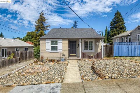 Photo of 2201 Lasalle ST St, Martinez, CA 94553 (MLS # 41130443)
