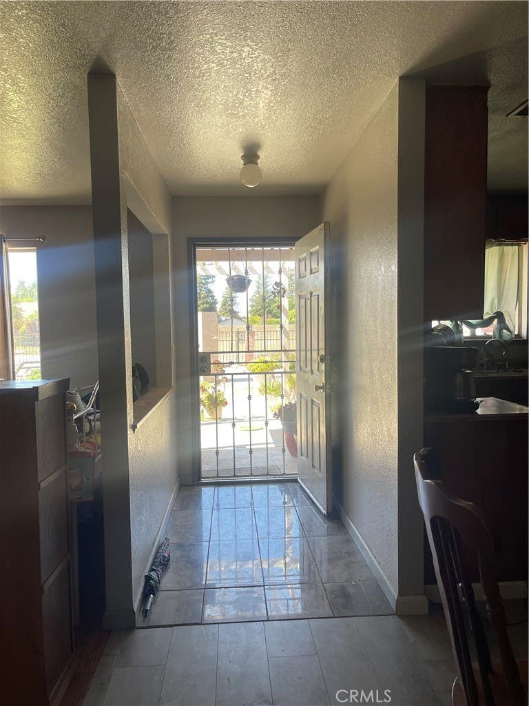 Photo of 822 E Glenwood AVE, Turlock, CA 95380 (MLS # MC26124586)