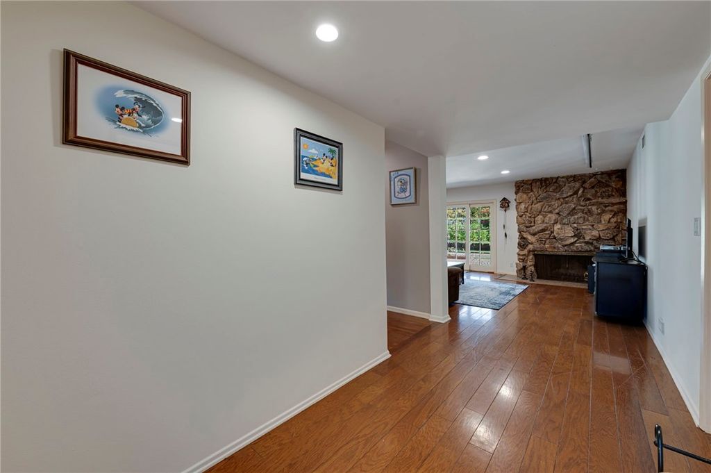 Photo of 5406 Hazeltine Avenue, Sherman Oaks, CA 91401 (MLS # GD25268609)