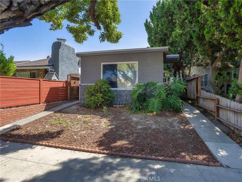 Photo of 1218 N Hollywood Way, Burbank, CA 91505 (MLS # BB26172142)