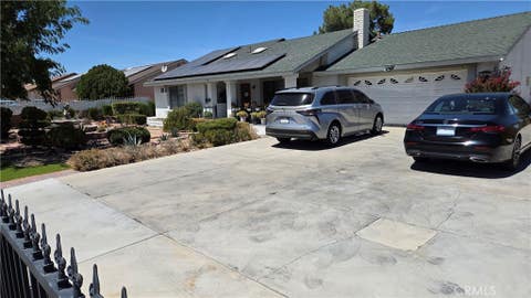 Photo of 14262 La Mesa Rd RD, Victorville, CA 92392 (MLS # CV26180286)