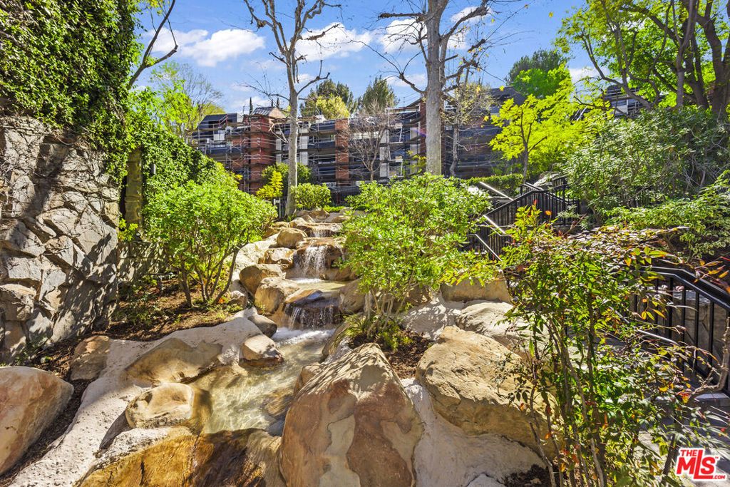 Photo of 4752 Park Encino Lane #212, Encino, CA 91436 (MLS # 25567759)