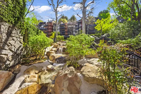 4752 Park Encino Lane Unit 212, Encino, CA 91436 - MLS#: 25567759