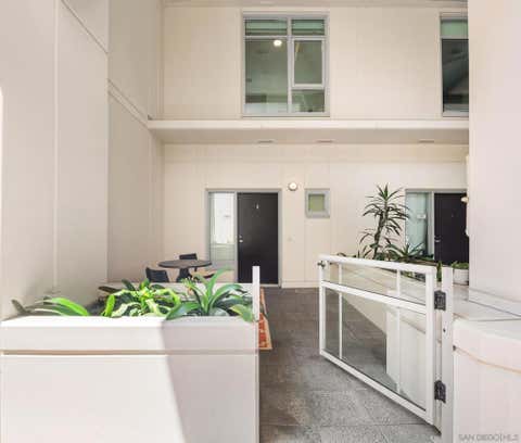 Photo of 825 W Beech ST #101, San Diego, CA 92101 (MLS # 260019108SD)