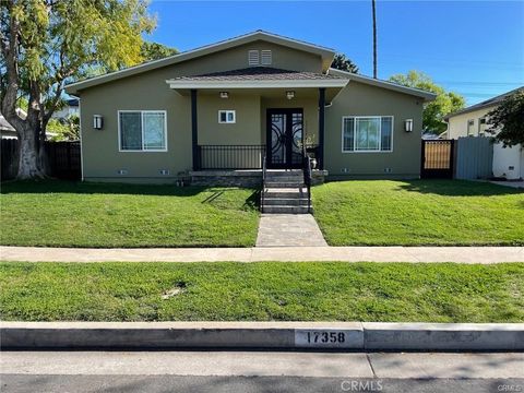 Photo of 17358 Martha Street, Encino, CA 91316 (MLS # SR26055730)