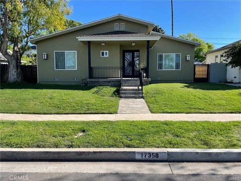 Photo of 17358 Martha Street, Encino, CA 91316 (MLS # SR26055730)