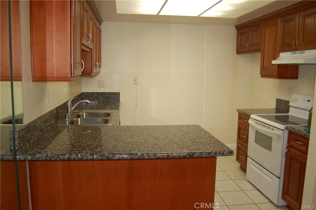 394 S Prospectors Road 98