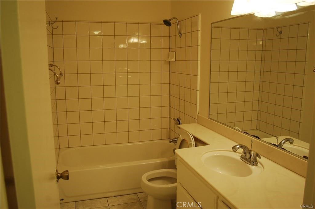 394 S Prospectors Road 98