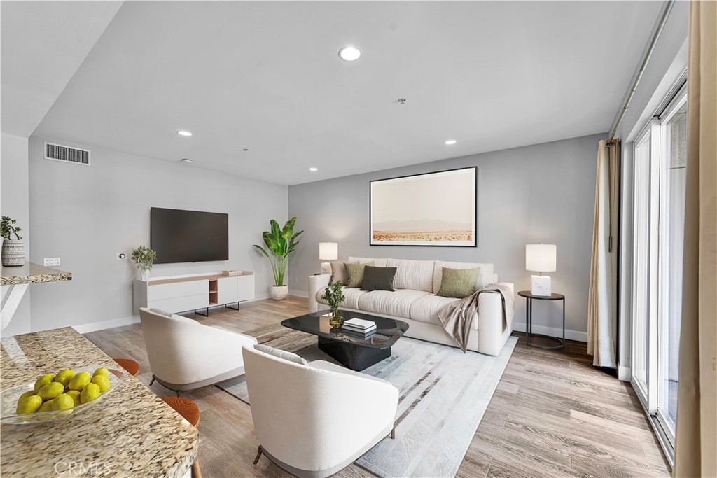 300 E 4th Street 204