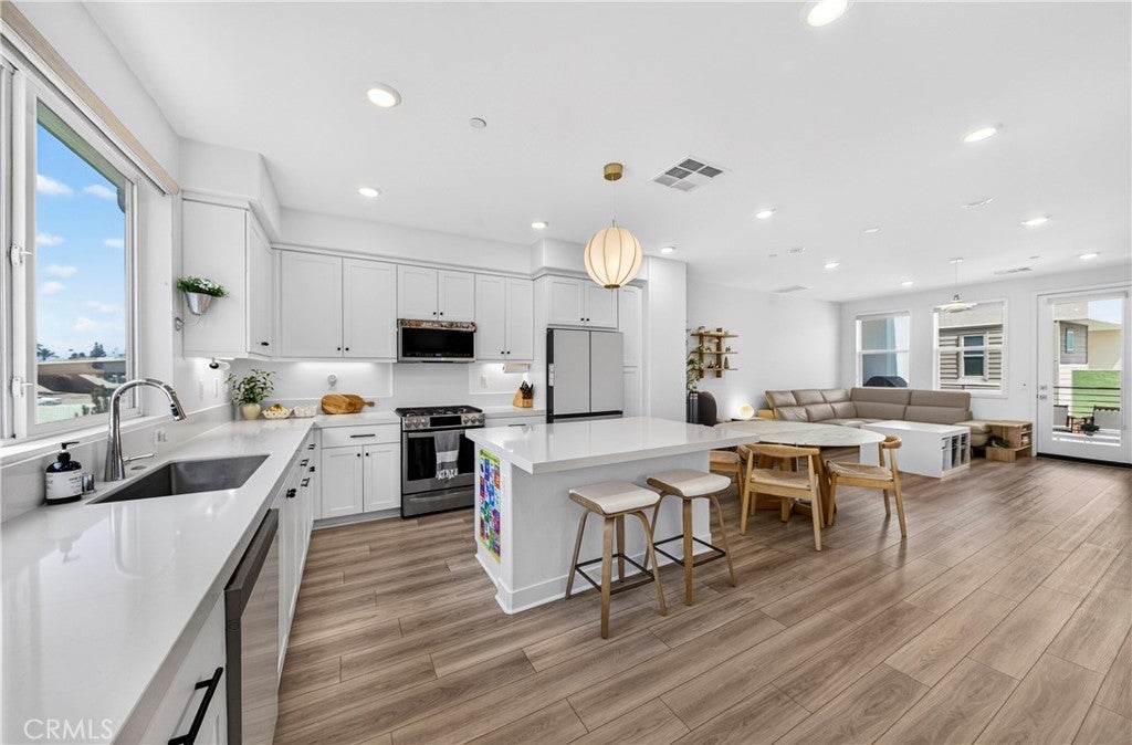 1649 W Lincoln Avenue 103